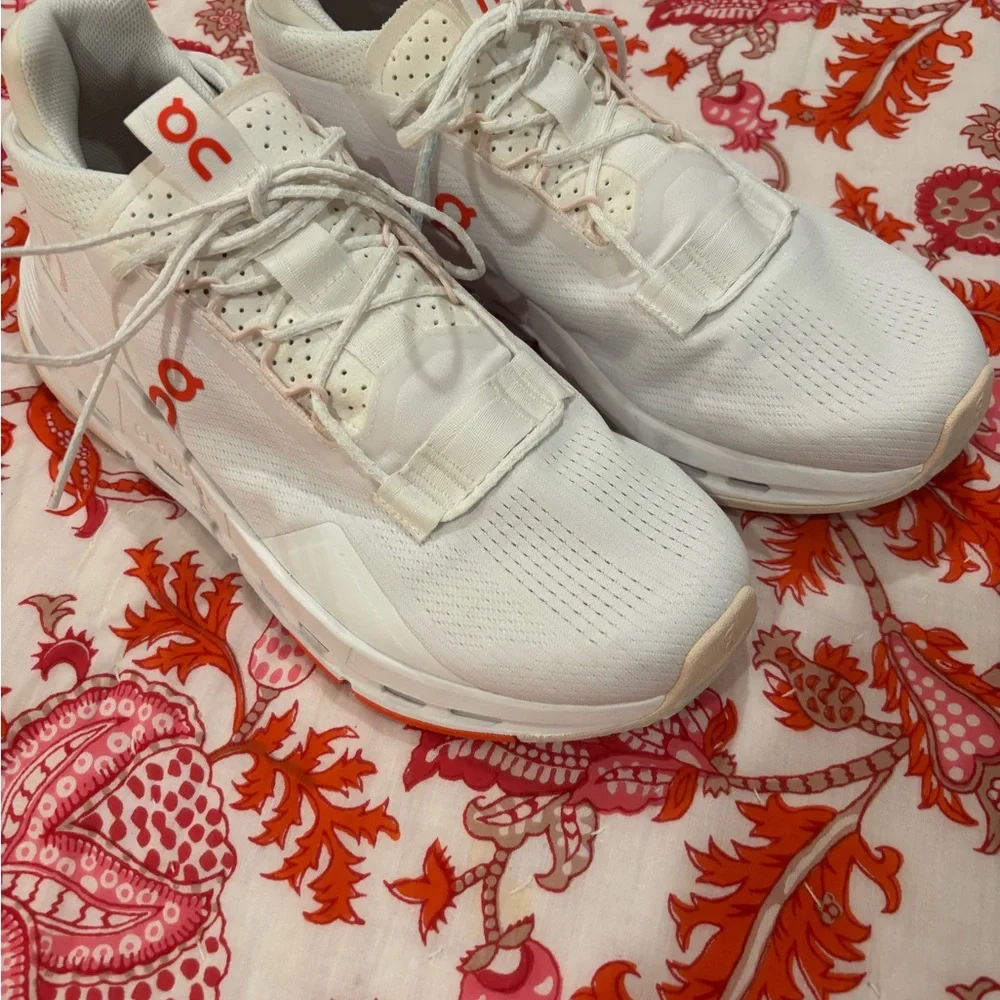 On Running White and Red Athletic Shoes - Picture 2 of 4
